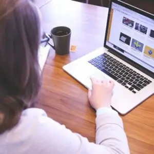 Trabalhar home office, pela internet